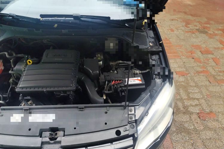 Used Volkswagen Jetta 2013 1.6L Automatic Luxury Model Engine Bay Left