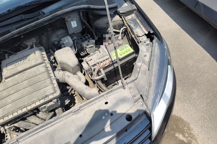 Used Volkswagen Jetta 2013 1.6L Manual Fashion Edition Engine Bay Left