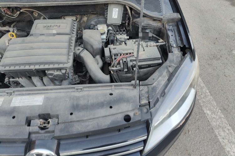 Used Volkswagen Jetta 2013 1.6L Manual Comfort Model Engine Bay Left