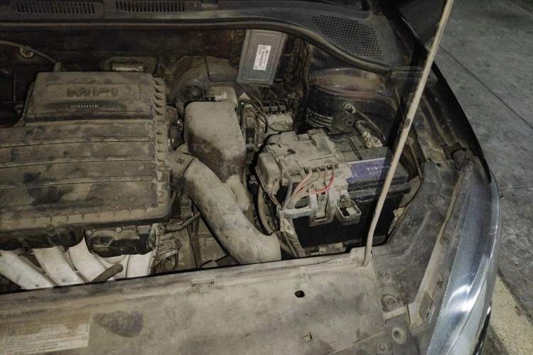Used Volkswagen Jetta 2013 1.6L Manual Comfort Model Engine Bay Left