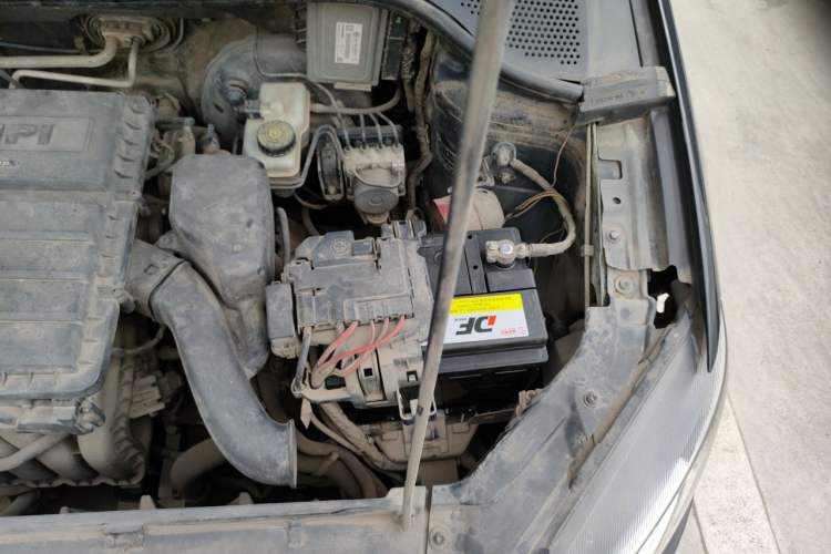 Used Volkswagen Jetta 2013 1.6L Manual Fashion Edition Engine Bay Left