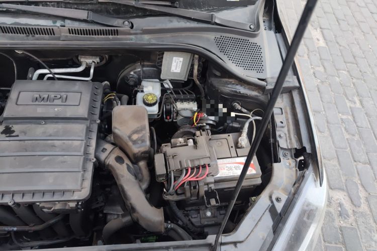 Used Volkswagen Jetta 2013 1.6L Manual Comfort Model Engine Bay Left