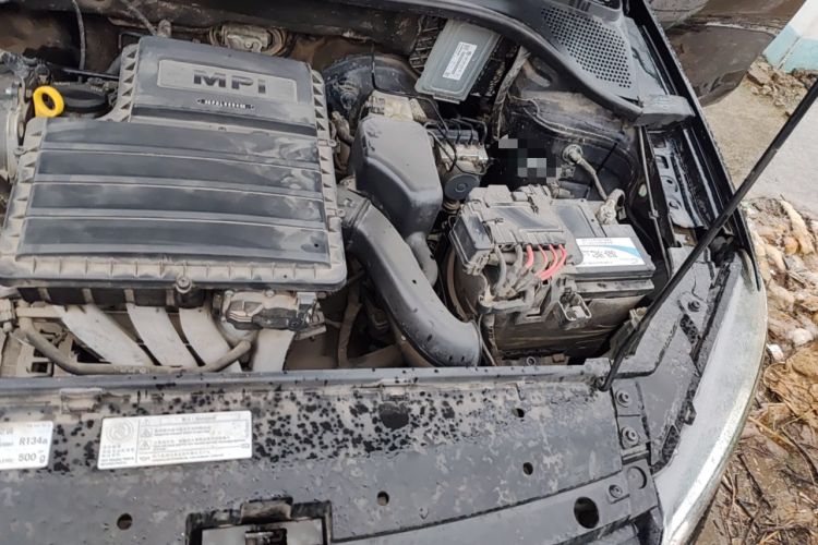 Used Volkswagen Jetta 2013 1.6L Manual Fashion Edition Engine Bay Left