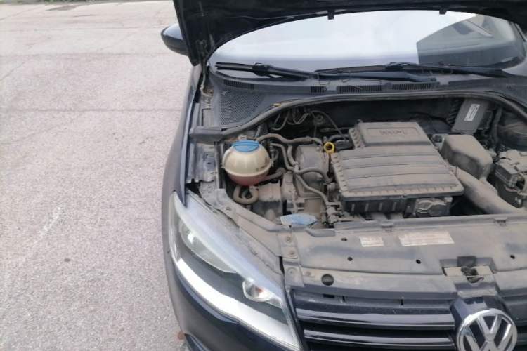 Used Volkswagen Jetta 2013 1.6L Manual Fashion Edition Engine Bay Right