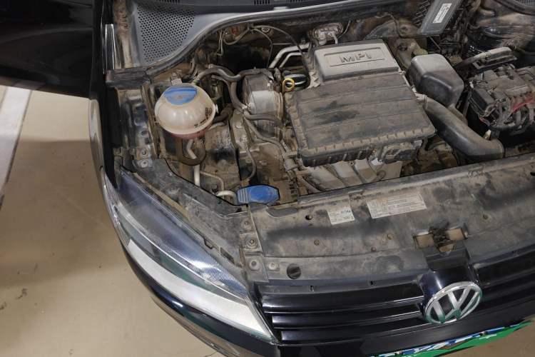Used Volkswagen Jetta 2013 1.6L Automatic Fashion Model Engine Bay Right
