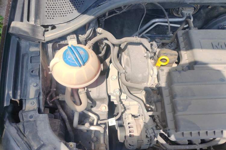 Used Volkswagen Jetta 2013 1.6L Manual Comfort Model Engine Bay Right