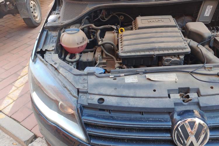 Used Volkswagen Jetta 2013 1.6L Manual Fashion Edition Engine Bay Right