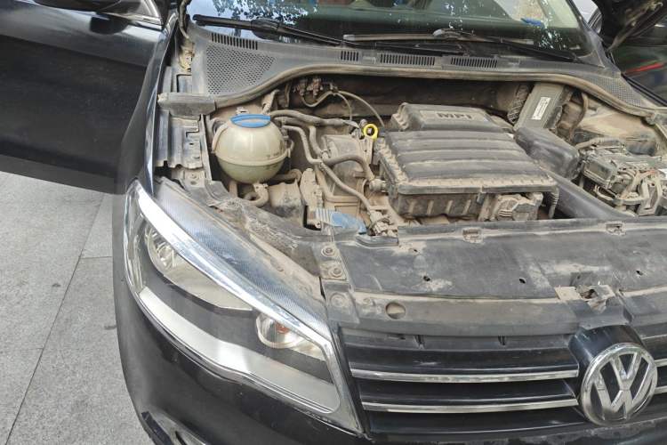 Used Volkswagen Jetta 2013 1.6L Automatic Comfort Model Engine Bay Right