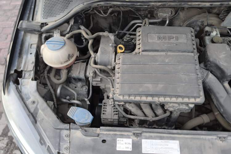Used Volkswagen Jetta 2013 1.4L Manual Fashion Model Engine Bay Right