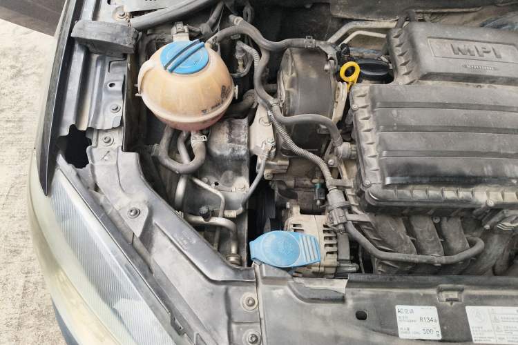 Used Volkswagen Jetta 2013 1.6L Automatic Fashion Model Engine Bay Right