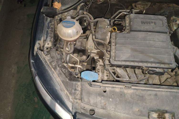 Used Volkswagen Jetta 2013 1.6L Automatic Comfort Model Engine Bay Right