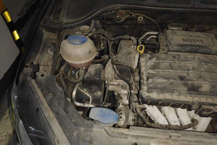 Used Volkswagen Jetta 2013 1.6L Manual Comfort Model Engine Bay Right