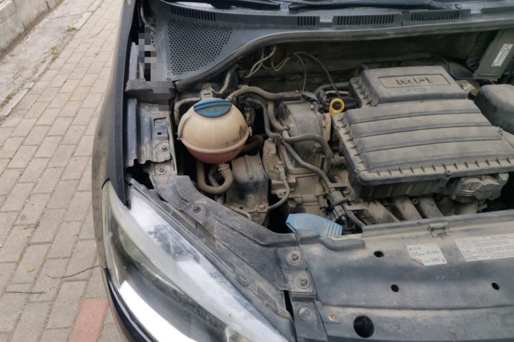 Used Volkswagen Jetta 2013 1.6L Manual Fashion Edition Engine Bay Right