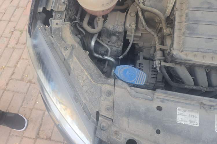 Used Volkswagen Jetta 2013 1.6L Manual Comfort Model Engine Bay Right