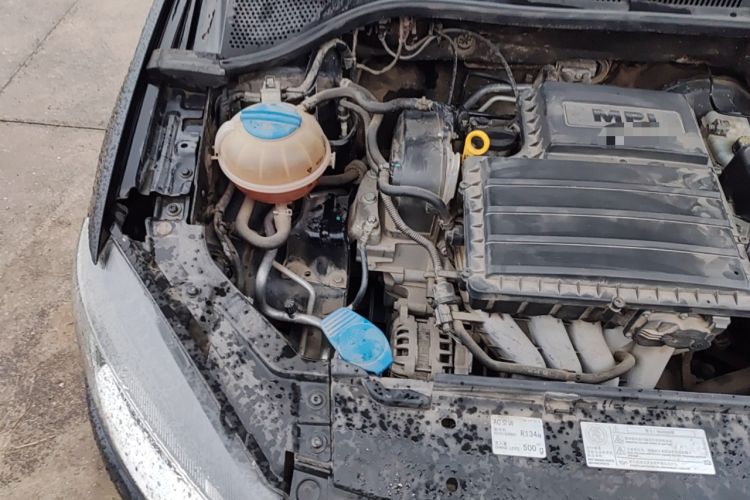 Used Volkswagen Jetta 2013 1.6L Manual Fashion Edition Engine Bay Right
