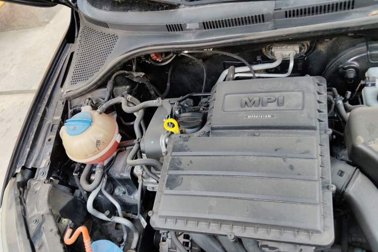 Used Volkswagen Jetta 2013 1.6L Manual Comfort Model Engine Bay Right