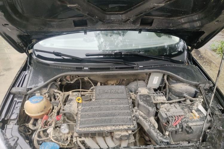 Used Volkswagen Jetta 2013 1.6L Manual Fashion Edition Engine Bay