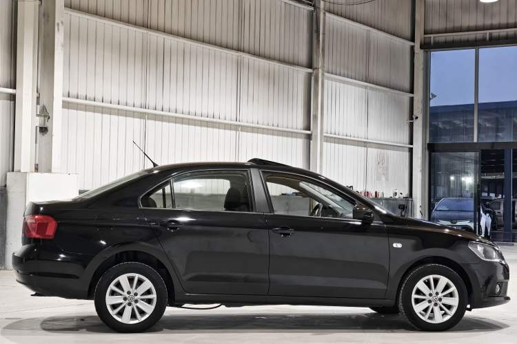 Used Volkswagen Jetta 2013 1.6L Automatic Comfort Model Exterior 8