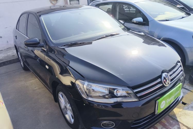 Used Volkswagen Jetta 2013 1.6L Automatic Luxury Model Front Right 45 Deg