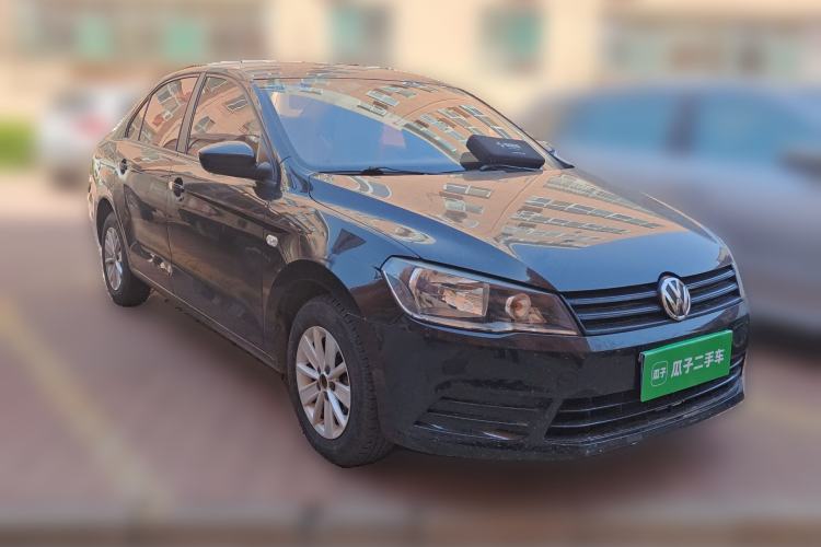 Used Volkswagen Jetta 2013 1.6L Manual Fashion Edition Front Right 45 Deg