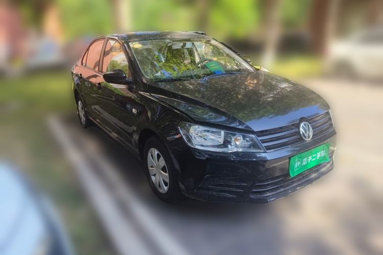 Used Volkswagen Jetta 2013 1.6L Manual Fashion Edition Front Right 45 Deg