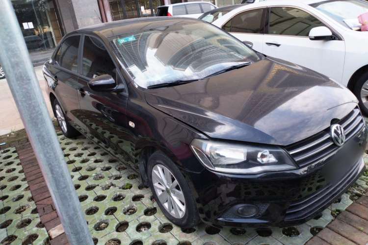 Used Volkswagen Jetta 2013 1.6L Automatic Comfort Model Front Right 45 Deg