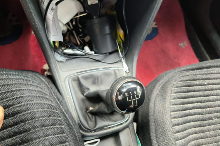 Used Volkswagen Jetta 2013 1.6L Manual Comfort Model Gear Lever