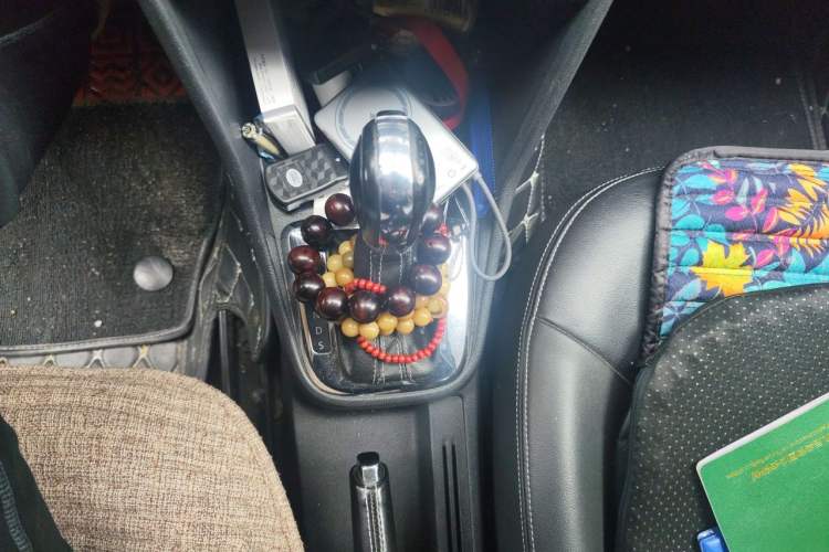 Used Volkswagen Jetta 2013 1.6L Automatic Luxury Model Gear Lever