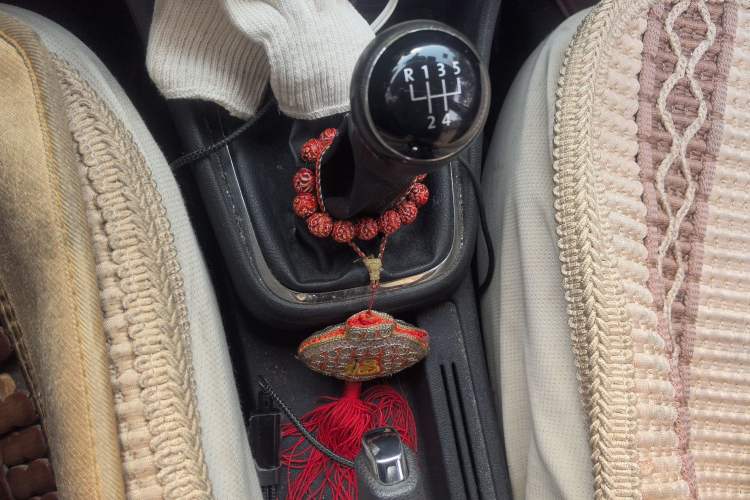 Used Volkswagen Jetta 2013 1.6L Manual Comfort Model Gear Lever