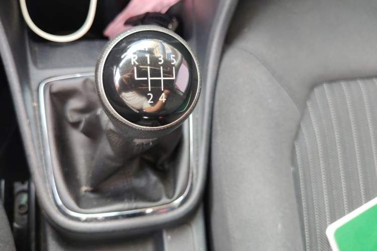 Used Volkswagen Jetta 2013 1.4L Manual Comfort Model Gear Lever