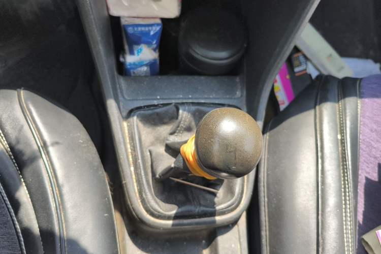 Used Volkswagen Jetta 2013 1.6L Manual Fashion Edition Gear Lever