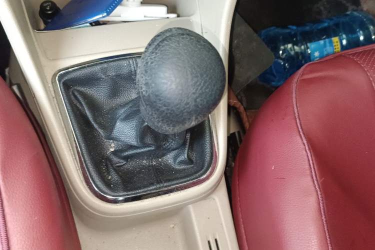 Used Volkswagen Jetta 2013 1.6L Manual Comfort Model Gear Lever