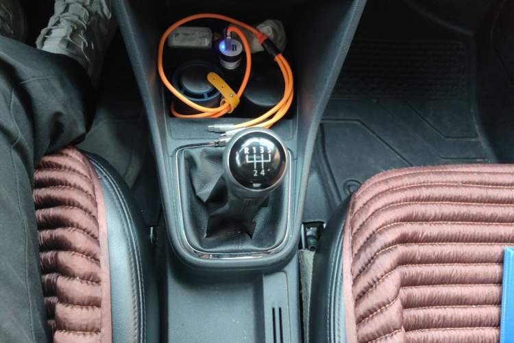 Used Volkswagen Jetta 2013 1.6L Manual Comfort Model Gear Lever