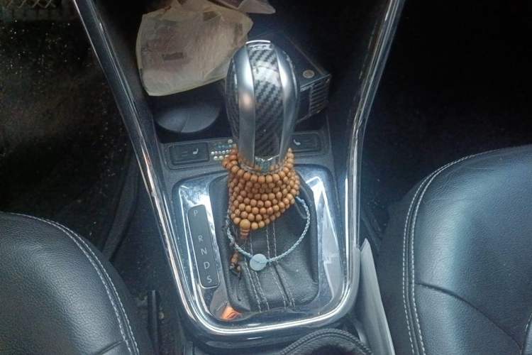Used Volkswagen Jetta 2013 1.6L Automatic Luxury Model Gear Lever