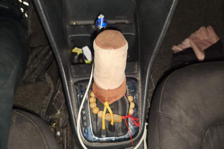 Used Volkswagen Jetta 2013 1.6L Automatic Comfort Model Gear Lever