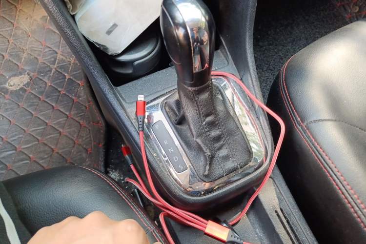 Used Volkswagen Jetta 2013 1.6L Automatic Fashion Model Gear Lever
