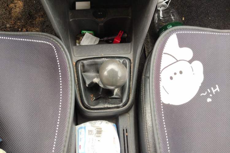 Used Volkswagen Jetta 2013 1.6L Manual Fashion Edition Gear Lever