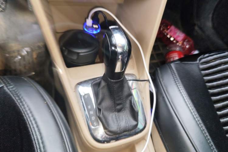 Used Volkswagen Jetta 2013 1.6L Automatic Comfort Model Gear Lever