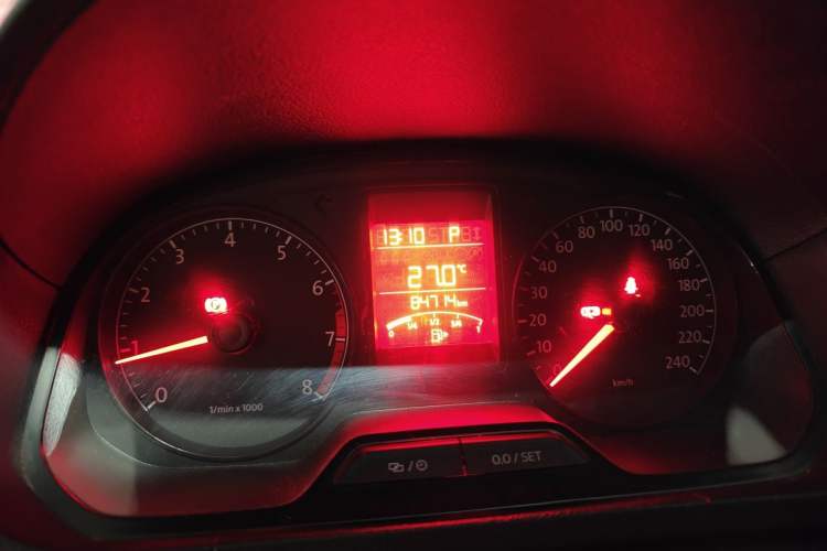 Used Volkswagen Jetta 2013 1.6L Automatic Fashion Model Instrument Cluster