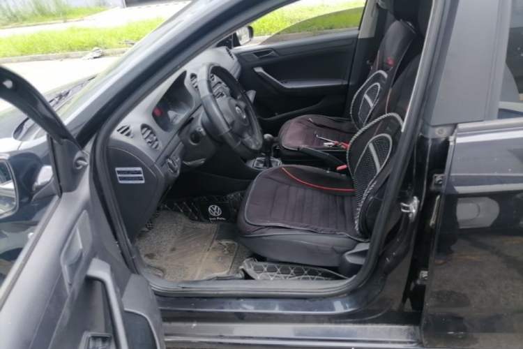 Used Volkswagen Jetta 2013 1.6L Manual Fashion Edition Left Front Seat