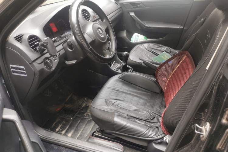 Used Volkswagen Jetta 2013 1.6L Manual Fashion Edition Left Front Seat