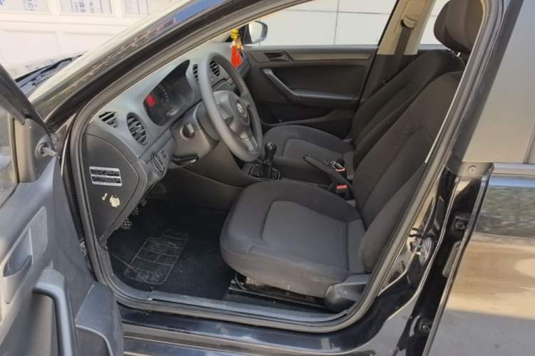 Used Volkswagen Jetta 2013 1.4L Manual Fashion Model Left Front Seat