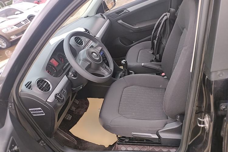 Used Volkswagen Jetta 2013 1.6L Manual Comfort Model Left Front Seat
