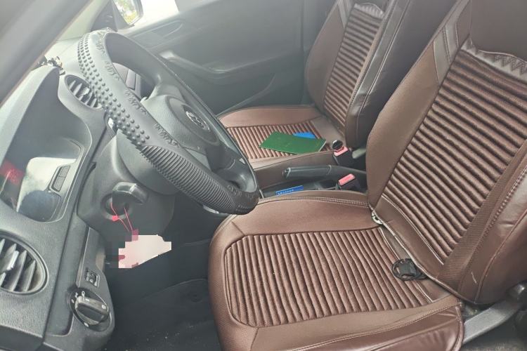 Used Volkswagen Jetta 2013 1.6L Manual Fashion Edition Left Front Seat