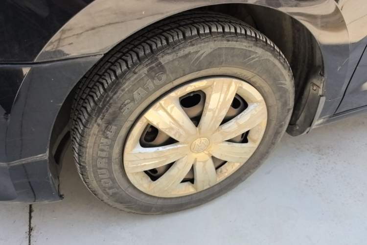 Used Volkswagen Jetta 2013 1.4L Manual Fashion Model Left Front Wheel Hub