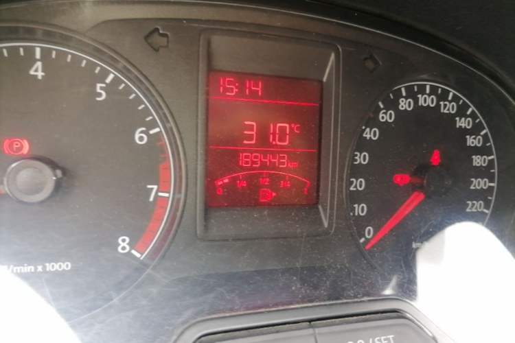 Used Volkswagen Jetta 2013 1.6L Manual Fashion Edition Odometer Close Up