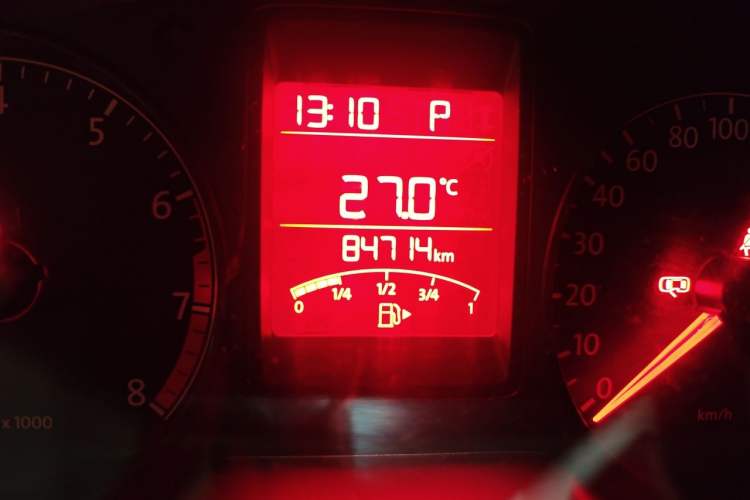 Used Volkswagen Jetta 2013 1.6L Automatic Fashion Model Odometer Close Up