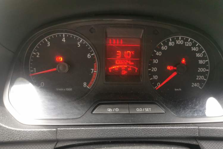 Used Volkswagen Jetta 2013 1.6L Manual Fashion Edition Odometer Close Up