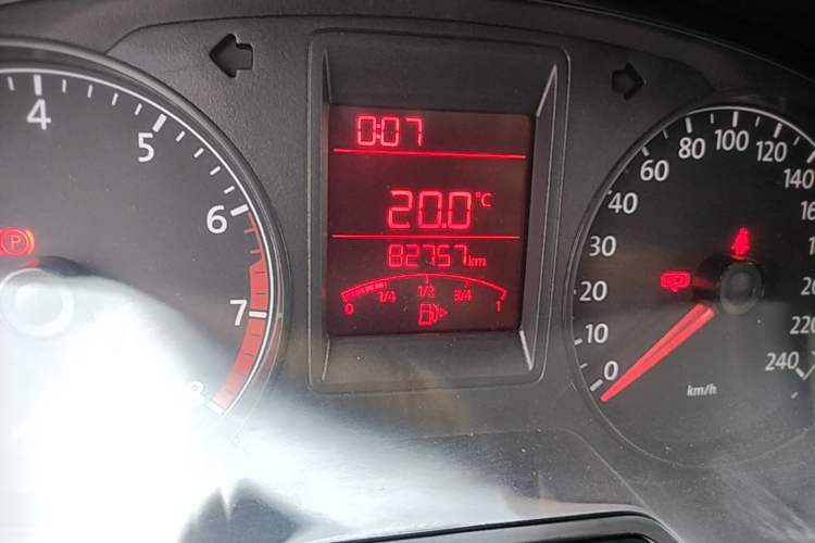 Used Volkswagen Jetta 2013 1.6L Manual Comfort Model Odometer Close Up