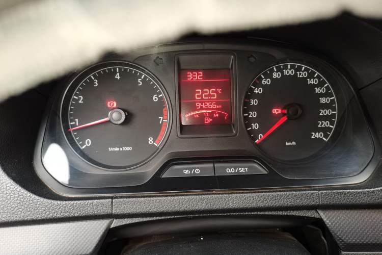 Used Volkswagen Jetta 2013 1.6L Manual Fashion Edition Odometer Close Up